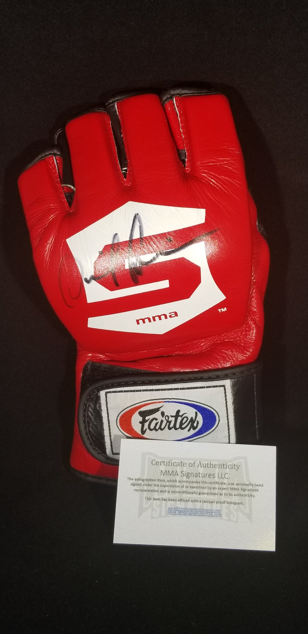 Signed Daniel Cormier Version 2 Fairtex Glove **Rare**
